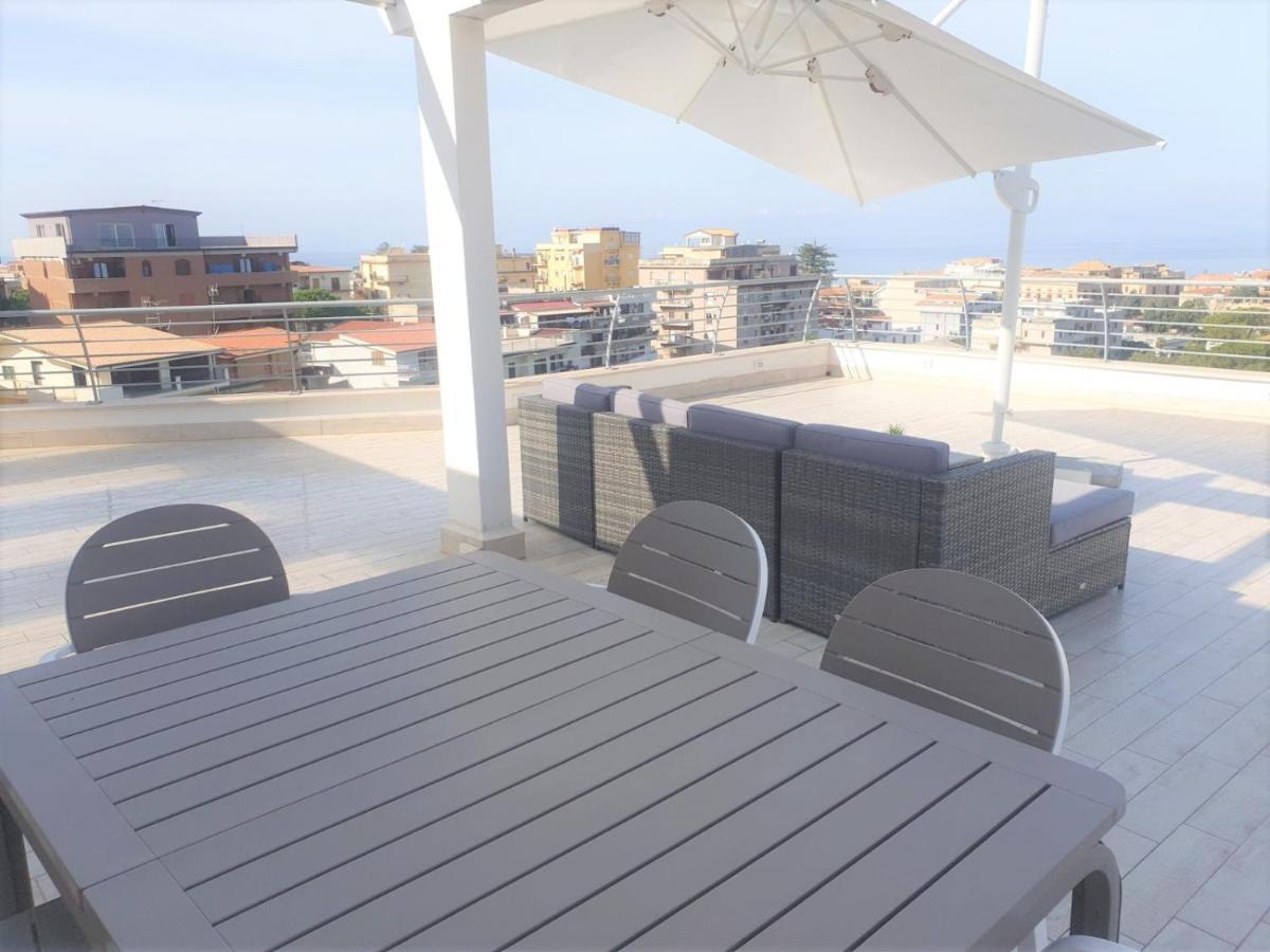 Appartamento Sapphire Penthouse Tropea Esterno foto